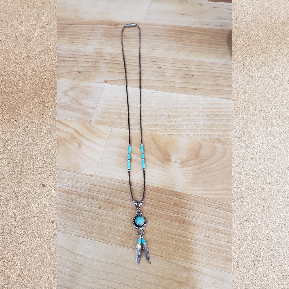 Dainty Vintage Navajo Turquoise Pendant necklace